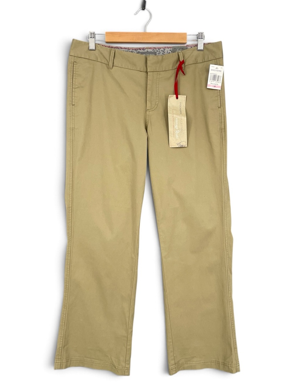 Dockers Favorite Fit Womenโs Khaki Pants NWT Size 10P